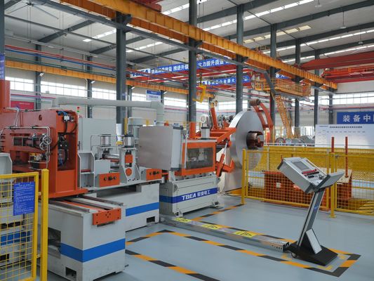 खरीदें 45 स्टील रोलर्स Z प्रोफाइल मशीन 1.5 मिमी - 3.0 मिमी CZ स्टील छत मशीन online manufacture
